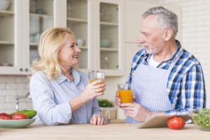 Seniorzy dbający o swoją odporność i zdrowie