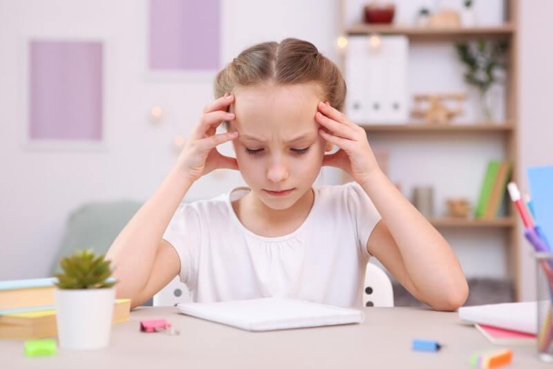 Problemy z pamięcią u dzieci – skąd się biorą i jak poprawić koncentrację pociechy?